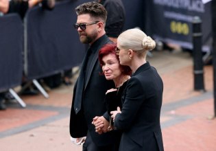 «Δεν ήξερα πόσο φρικτή είναι η θλίψη»: Οι Όσμπορν, το πένθος και ο αβάσταχτος πόνος μετά τον θάνατο του Όζι