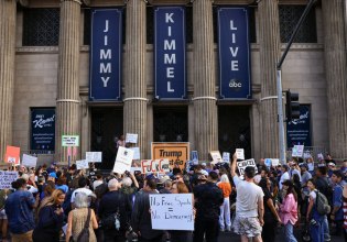Τραμπ εναντίον Κίμελ: Νέα επίθεση στον παρουσιαστή και στο ABC για την υπόθεση Έπσταϊν