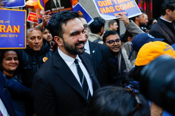 Ο Ζόραν Μαμντάνι, οι κάλπες στη Νέα Υόρκη και μια ιδεολογική μάχη για το μέλλον των ΗΠΑ