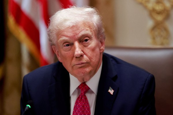 Ο Τραμπ επισείει την απειλή του «κομμουνισμού» μετά τις εκλογικές ήττες της παράταξής του