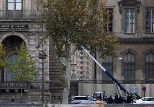 Ληστεία στο Λούβρο: Ερασιτέχνες, όχι επαγγελματίες, πραγματοποίησαν την κλοπή – Ζευγάρι με παιδιά ανάμεσά τους