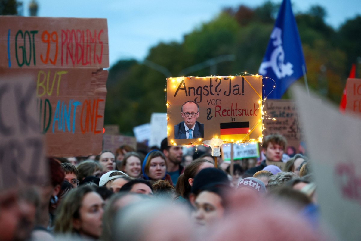 Από τη Συρία ως το Αφγανιστάν: Οι μεθοδεύσεις Μερτς για απελάσεις – εξπρές ως «μπούσουλας» στην ΕΕ «των αξιών»