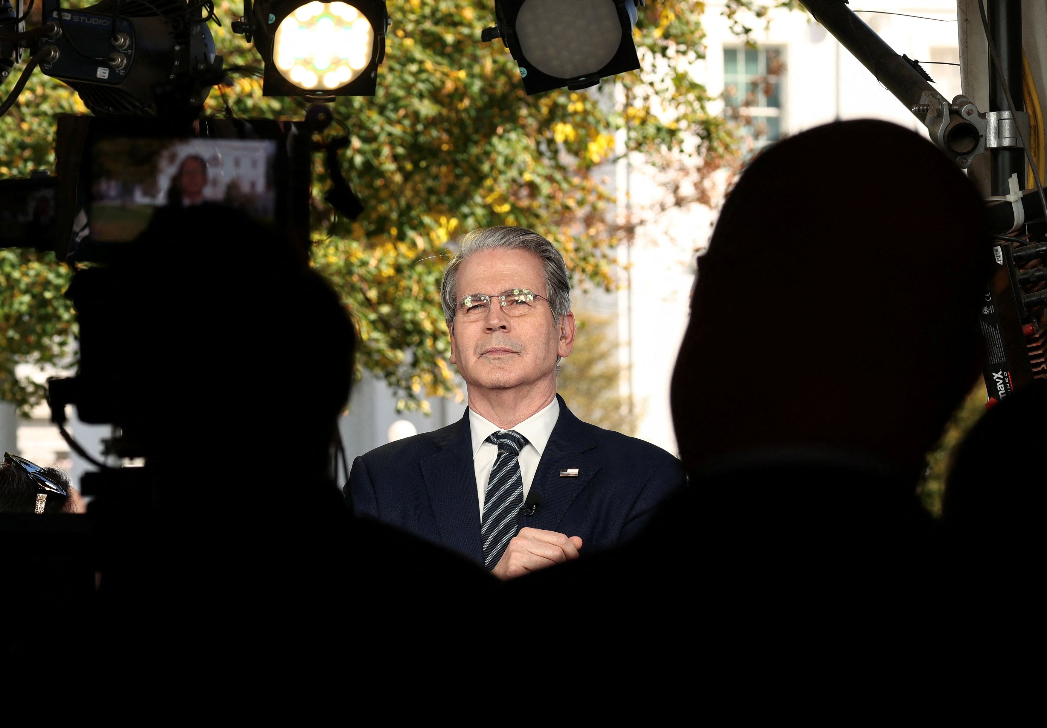 Το… μέρισμα Τραμπ και η πρόταση Μπέσεντ για μειώσεις φόρων