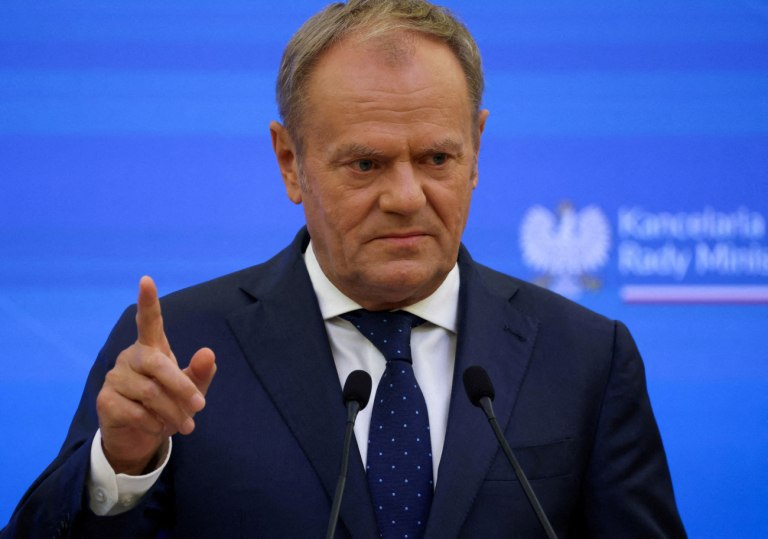 Πολωνία: Έκρηξη σε σιδηροδρομική γραμμή – «Άνευ προηγουμένου ενέργεια δολιοφθοράς», δήλωσε ο Τουσκ