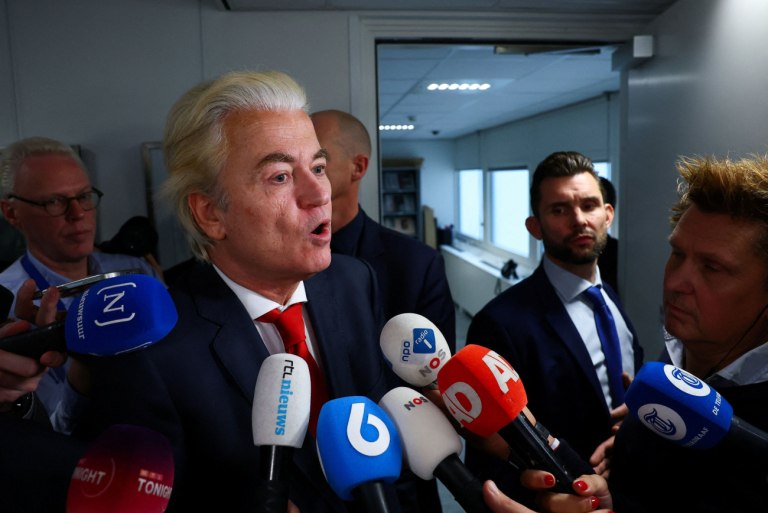 Ολλανδία: Παραδοχή ήττας στις εκλογές από τον ακροδεξιό Βίλντερς – Συνεχάρη τον Γέτεν