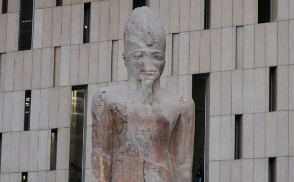 Η Ολλανδία επιστρέφει γλυπτό 3.500 ετών στην Αίγυπτο