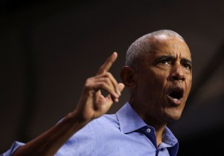 ΗΠΑ: Ο Μπαράκ Ομπάμα επέκρινε τις πολιτικές Τραμπ σε προεκλογικές συγκεντρώσεις υποψήφιων κυβερνητών