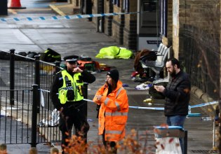 Βρετανία: Συναγερμός μετά από επίθεση με μαχαίρι σε τρένο – 10 τραυματίες, εκ των οποίων οι 9 σε σοβαρή κατάσταση