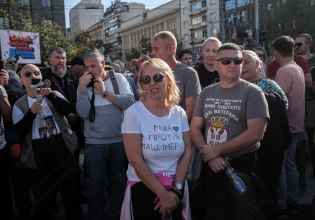 Σερβία: Υποστηρικτές του προέδρου επιτέθηκαν στη μητέρα θύματος του Νόβι Σαντ που κάνει απεργία πείνας