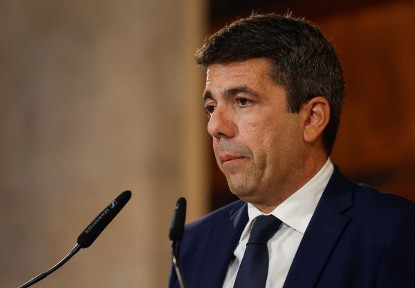 Ισπανία: Παραιτήθηκε ο πρόεδρος της Βαλένθια μετά τη δημόσια κατακραυγή για τις θανατηφόρες πλημμύρες