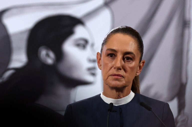 Η πρόεδρος του Μεξικού δέχθηκε σεξουαλική παρενόχληση – Άνδρας προσπάθησε να τη φιλήσει και της έπιασε το στήθος