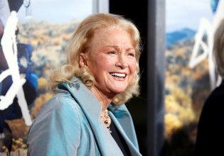 Νταϊάν Λαντ: Έφυγε από τη ζωή η θρυλική ηθοποιός και μητέρα της Λόρα Ντερν