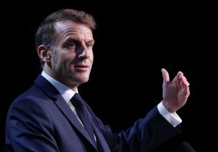 Μακρόν για Λούβρο: Τα κοσμήματα θα βρεθούν