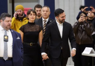 Ποια είναι η σύζυγος του Ζοχράν Μαμντάνι; Ο έρωτας μέσω εφαρμογής γνωριμιών, η μάχη κατά του «αμερικανικού ιμπεριαλισμού»