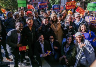 O Ζοχράν Μαμντάνι ανακηρύχθηκε νικητής στη Νέα Υόρκη – «Επόμενη και τελευταία στάση Δημαρχείο»