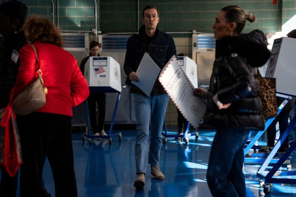 Στο επίκεντρο οι εκλογές της Νέας Υόρκης – Ρεκόρ προσέλευσης εικοσαετίας πριν κλείσουν οι κάλπες