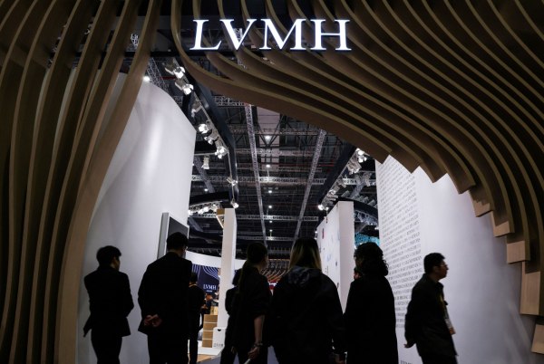 LVMH: Μεγάλη επιστροφή του εμβληματικού οίκου στην κινεζική αγορά – Ανοίγουν mega καταστήματα
