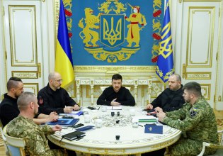 Ουκρανία: Στις ΗΠΑ αντιπροσωπεία για συνομιλίες – Νέα κλιμάκωση μετά το χτύπημα του Κιέβου στα ρωσικά τάνκερ