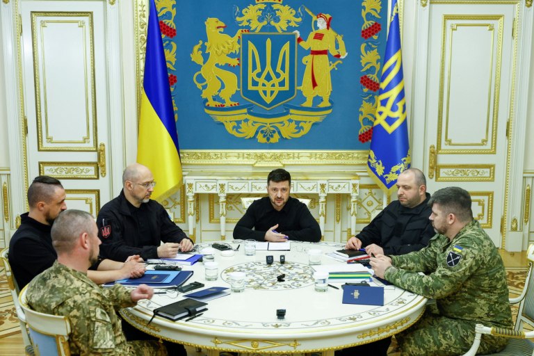 Ουκρανία: Στις ΗΠΑ αντιπροσωπεία για συνομιλίες – Νέα κλιμάκωση μετά το χτύπημα του Κιέβου στα ρωσικά τάνκερ