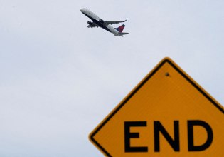 ΗΠΑ – Shutdown: Πάνω από 1.000 πτήσεις ακυρώθηκαν, χιλιάδες καθυστέρησαν