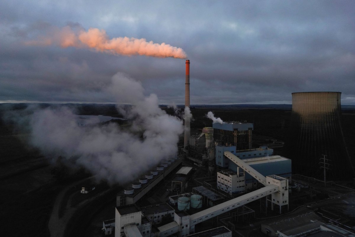 Οι εκπομπές διοξειδίου του άνθρακα αυξήθηκαν πέρυσι σε νέο ρεκόρ (Reuters)