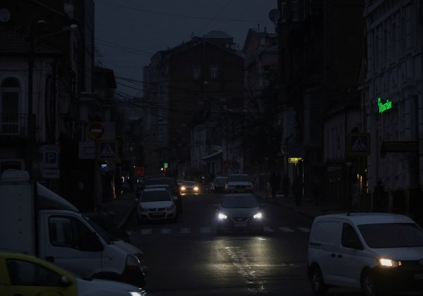 Ουκρανία: Εκατομμύρια άνθρωποι χωρίς ρεύμα έπειτα από ρωσικές επιθέσεις