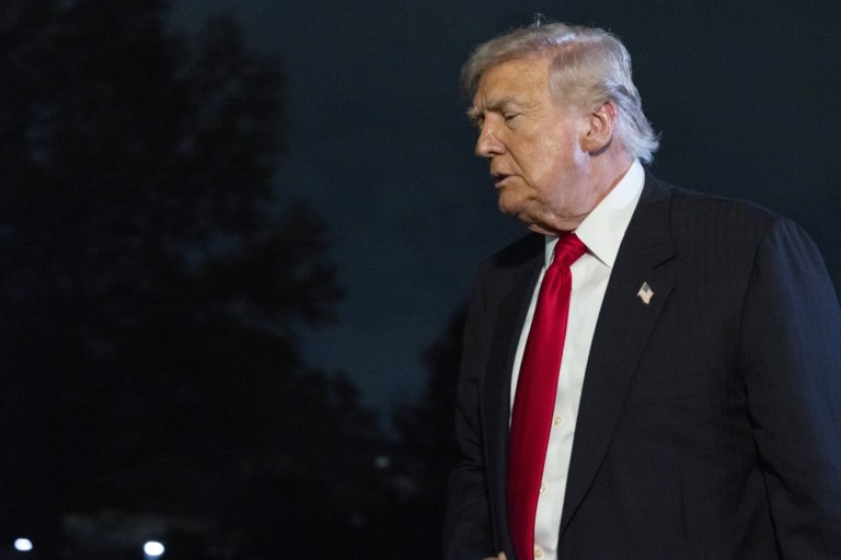 Τραμπ: Με αγωγή 1 δισ. δολ. απειλεί το BBC