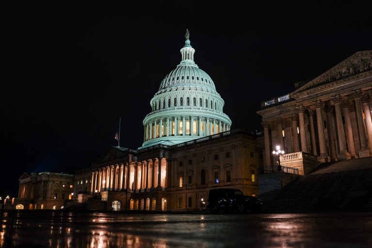 ΗΠΑ: Η Γερουσία άνοιξε τον δρόμο για τον τερματισμό του shutdown έπειτα από 40 ημέρες «παράλυσης» – Τι ακολουθεί