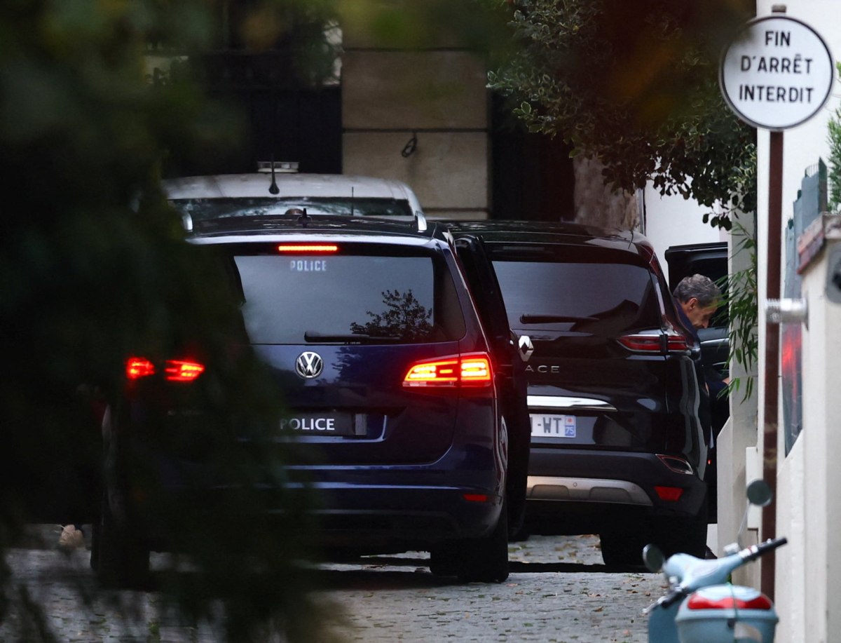 Γαλλία: Οι όροι της αποφυλάκισης του Σαρκοζί – «Είναι εξαντλητικό», δήλωσε ο πρώην πρόεδρος για τον σωφρονισμό