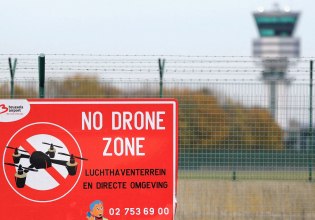 Μεταξύ πολέμου και ειρήνης η Ευρώπη – Πώς οι εμφανίσεις drones διαταράσσουν την ήδη εύθραυστη σχέση με τη Ρωσία