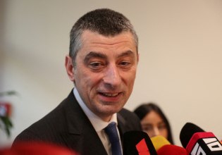 Γεωργία: Κατηγορίες για βίαιη καταστολή με μέγιστη ποινή τα 13 χρόνια απαγγέλθηκαν σε εξόριστο πρώην πρωθυπουργό