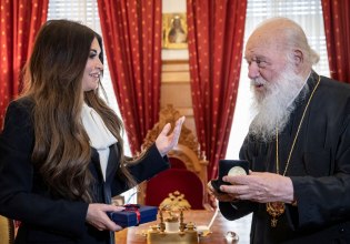 Κίμπερλι Γκίλφοϊλ: Τι αποκάλυψε στη συνάντησή της με τον Αρχιεπίσκοπο Ιερώνυμο