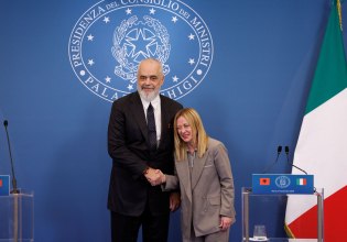 Ράμα: Αποθέωσε την «αδελφή του» Μελόνι – Συνεχίζεται η συνεργασία Αλβανίας και Ιταλίας για το μεταναστευτικό