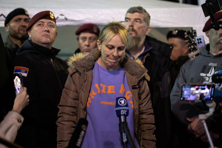 Ντιάνα Χρκα: Η μητέρα-σύμβολο του αγώνα για δικαιοσύνη στο Νόβι Σαντ, σταμάτησε την απεργία πείνας