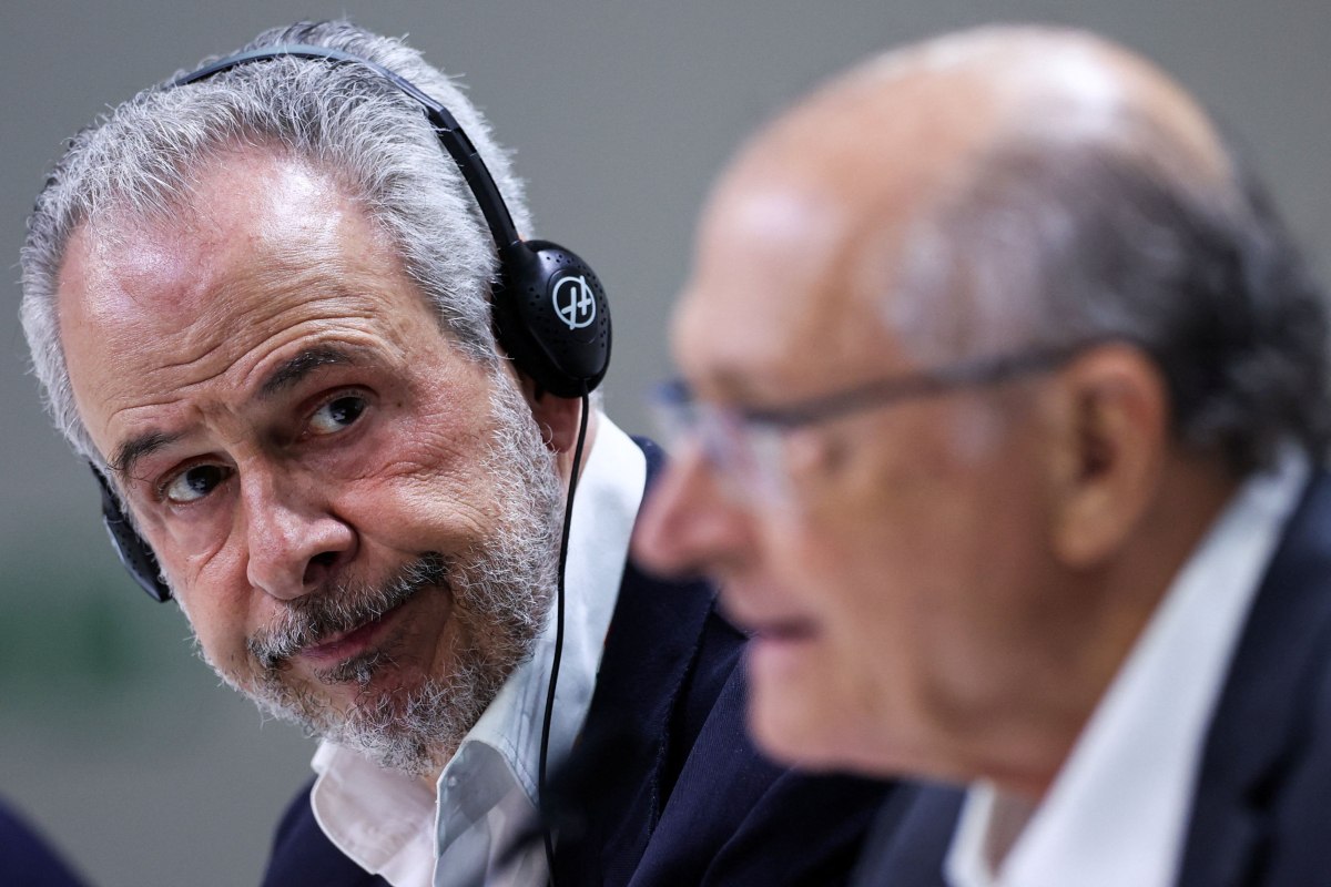 Ο πρόεδρος της COP30 Αντρέ Κορέα ντο Λάγο και ο αντιπρόεδρος Γκεράλντο Αλκμίν (Reuters)