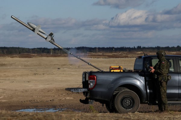 Η Ρωσία στέλνει drones στον εναέριο χώρο της Ευρώπης – Και εκείνη εξετάζει το αδιανόητο: Αντίποινα