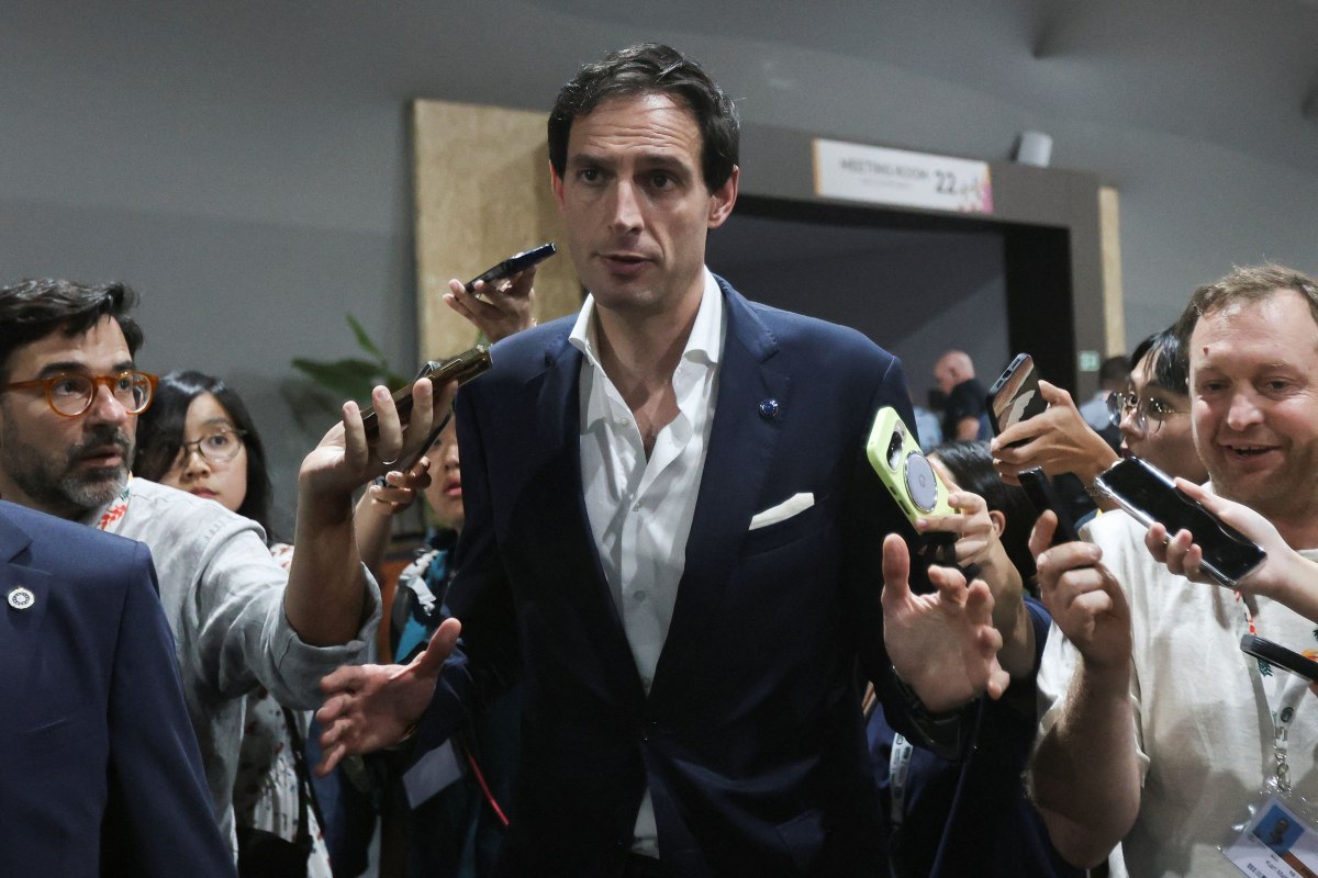 O ευρωπαίος επίτροπος Κλίματος Βόπκε Χούκστρα στην COP30 (Reuters)