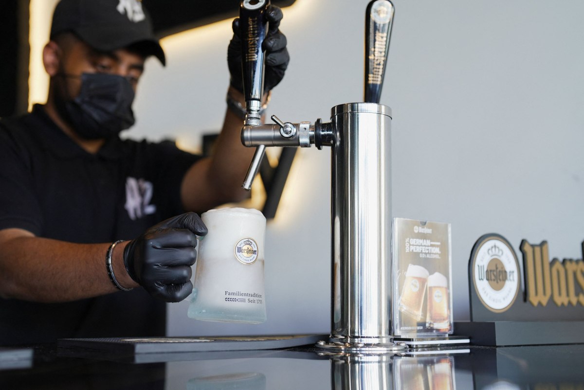 Η Σαουδική Αραβία… κερνάει αλκοόλ – Τα νέα καταστήματα για ξένους