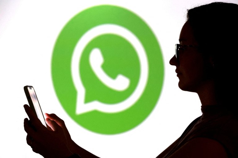 Η Ρωσία απειλεί να αποκλείσει πλήρως το WhatsApp