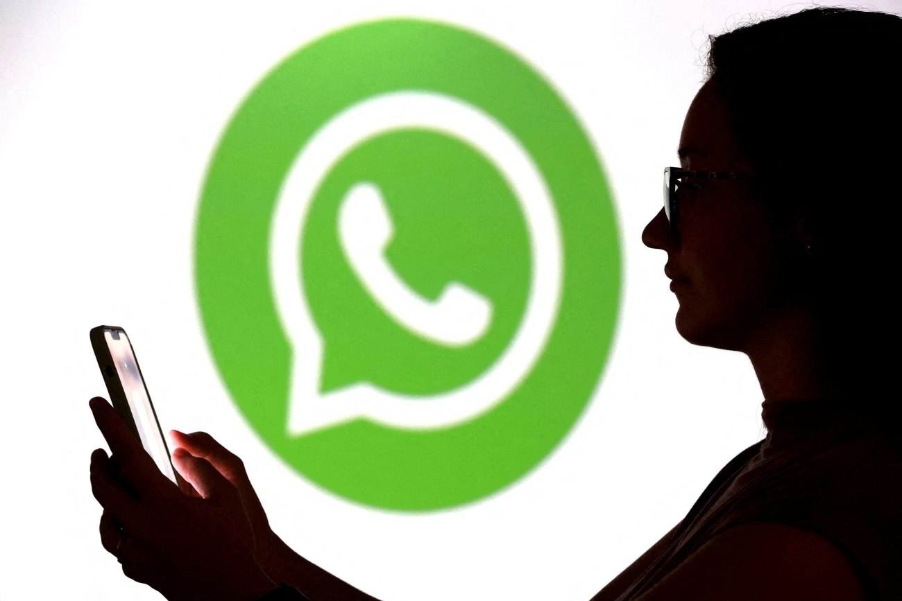 Η Ρωσία απειλεί να αποκλείσει πλήρως το WhatsApp