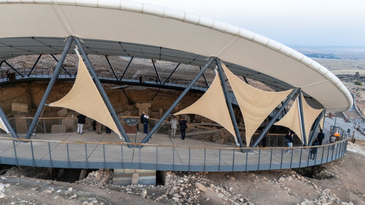 O αρχαιολογικό χώρος του Γκεμπεκλί Τεπέ καλύπτεται από ένα φουτουριστικό στέγαστρο (Reuters)
