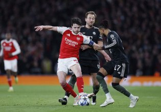 Ο Ντέκλαν Ράις «κατάπιε» την Μπάγερν – Αποθέωση για το «ρομπότ» της Άρσεναλ