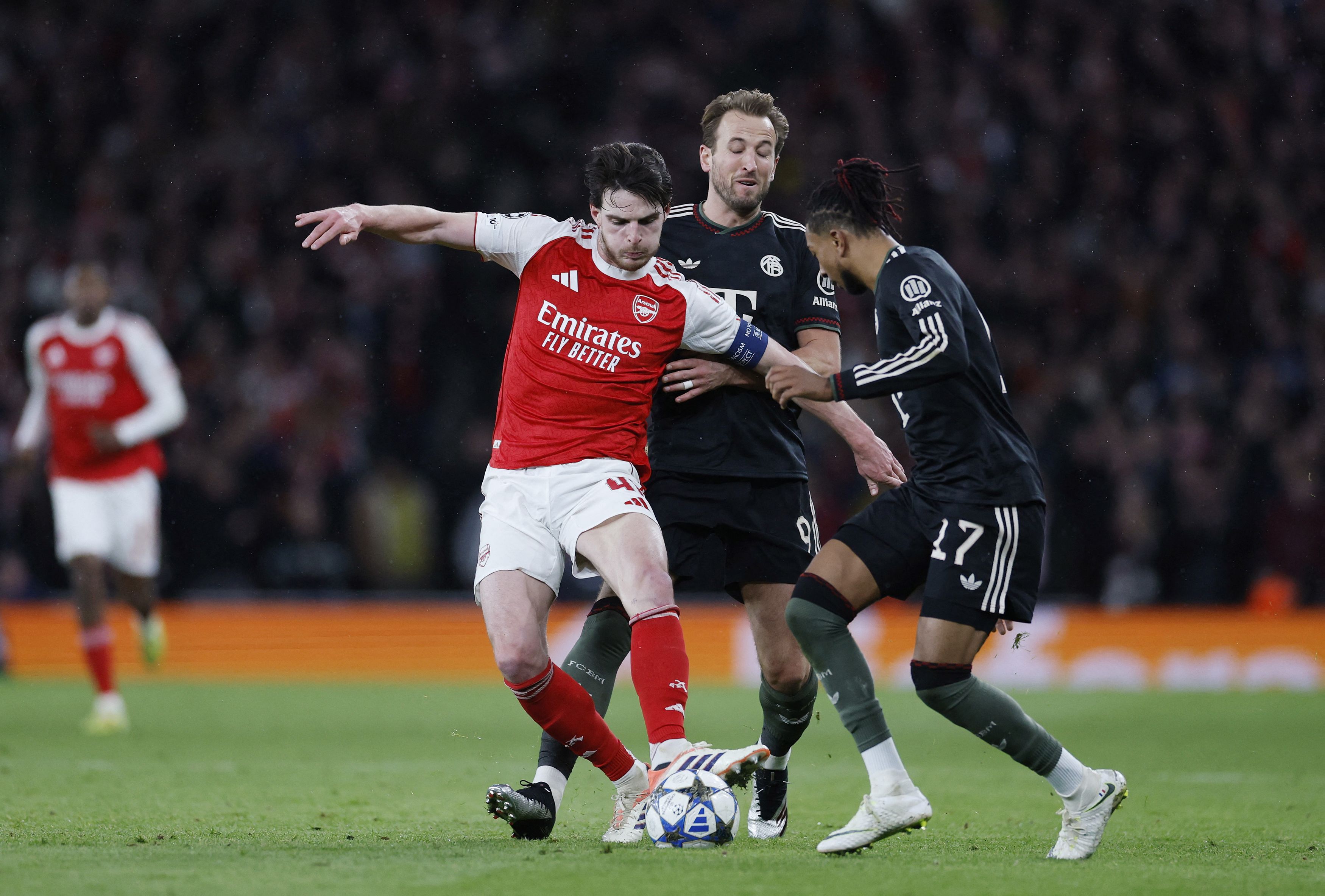 Ο Ντέκλαν Ράις «κατάπιε» την Μπάγερν – Αποθέωση για το «ρομπότ» της Άρσεναλ