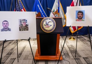 Το FBI κάνει έφοδο σε σπίτια μετά την επίθεση κατά μελών της Εθνοφρουράς