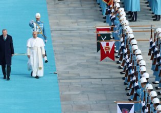 Πάπας Λέων: Ιστορική συνάντηση με Βαρθολομαίο στον τόπο της Α’ Οικουμενικής Συνόδου, 17 αιώνες μετά