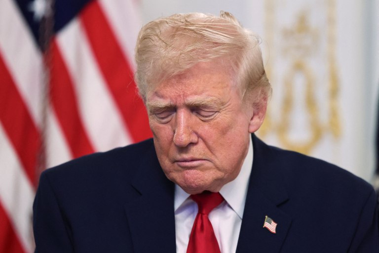 Ο Τραμπ ανακοίνωσε το κλείσιμο του εναέριου χώρου πάνω και γύρω από τη Βενεζουέλα