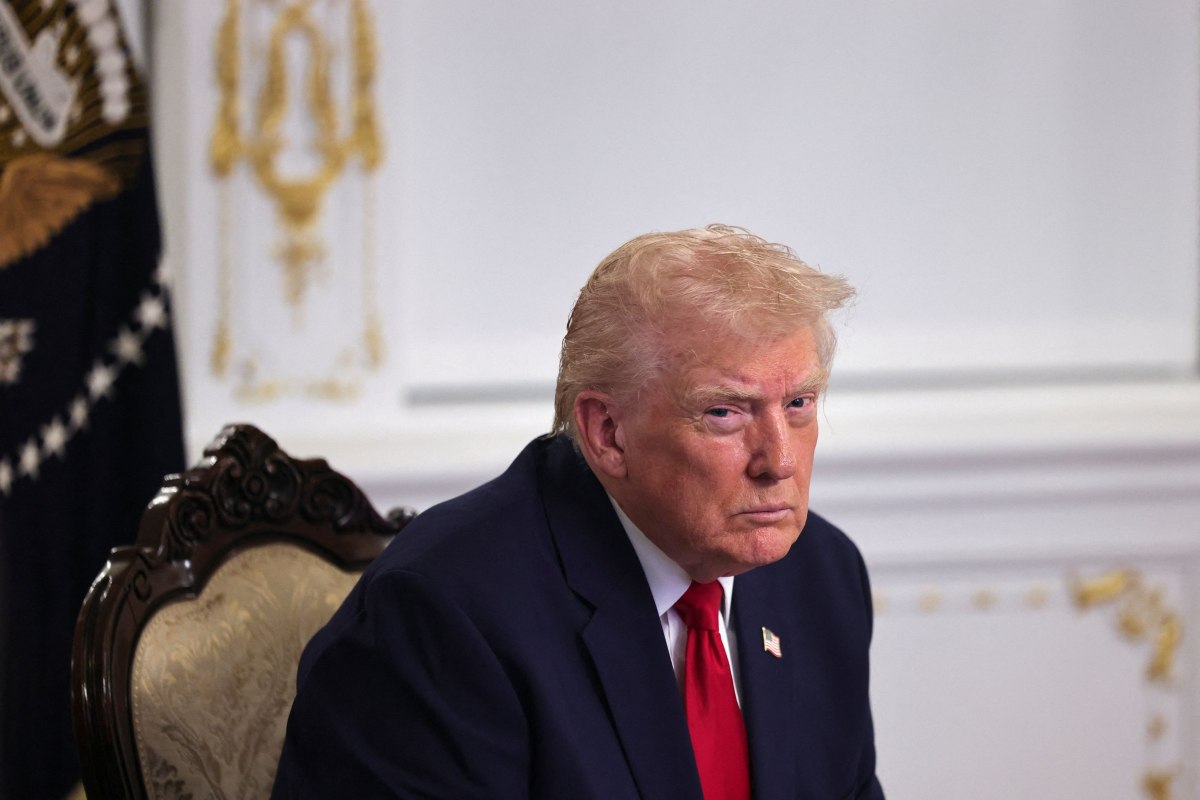 Νέα επίθεση Τραμπ σε δημοσιογράφο – «Εσύ απλώς κάνεις ερωτήσεις επειδή είσαι ηλίθια»