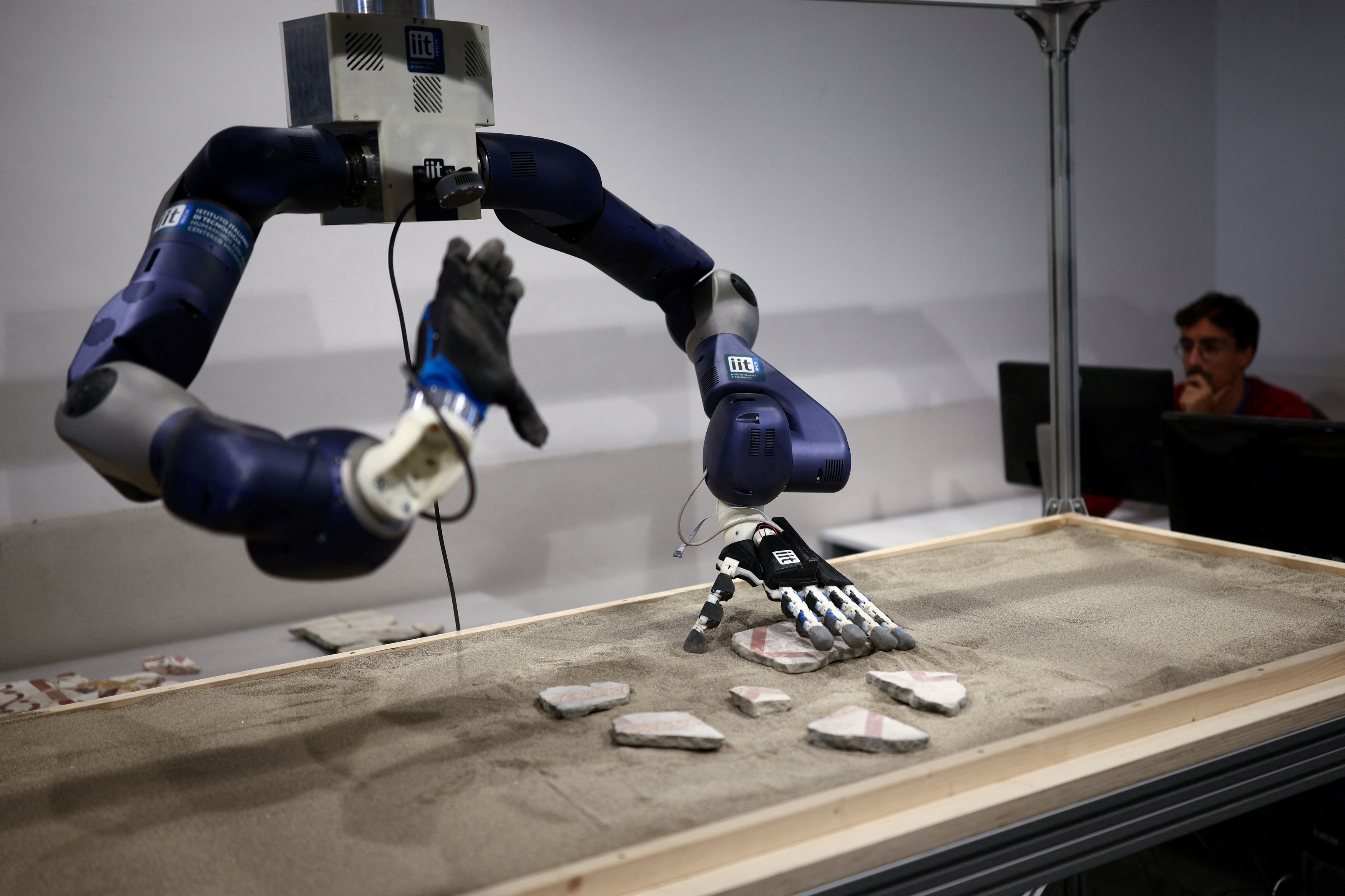 Επιδέξιο ρομπότ ΑΙ συναρμολογεί τα κομμάτια της Πομπηίας