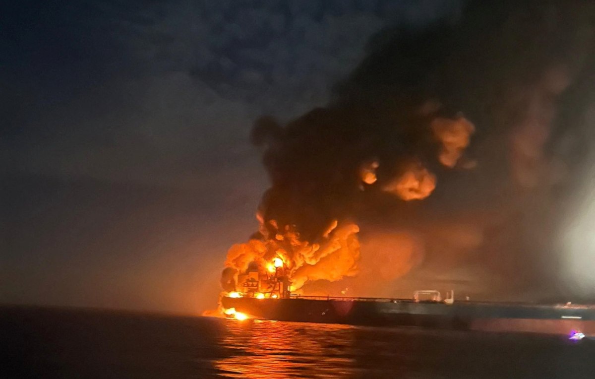 Επίθεση σε δεξαμενόπλοια: Η στιγμή που drone χτυπά ρωσικό τάνκερ στη Μαύρη Θάλασσα