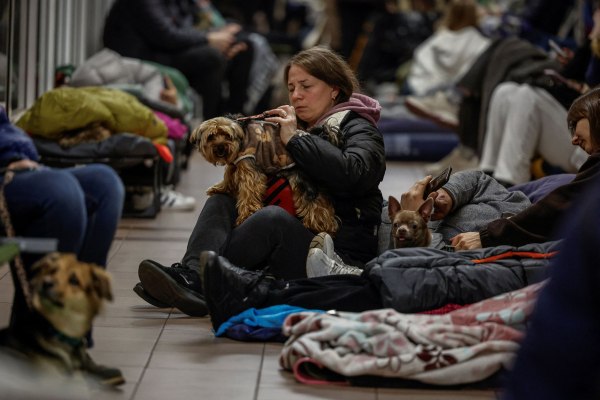 Πυρκαγιά στο ρωσικό διυλιστήριο πετρελαίου Αφίπσκι – Δύο νεκροί και δεκάδες τραυματίες από επίθεση στην Ουκρανία